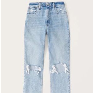 Abercrombie Curve Love The 90s Straight Ultra High Rise SHORT/PETITE LENGTH